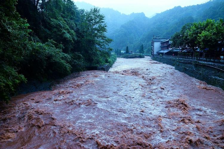 1741153889504745.jpeg 暴雨后河流.jpeg